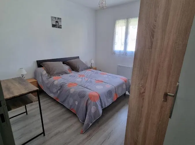 Location Vacances T4 Bas De Villa Toulon